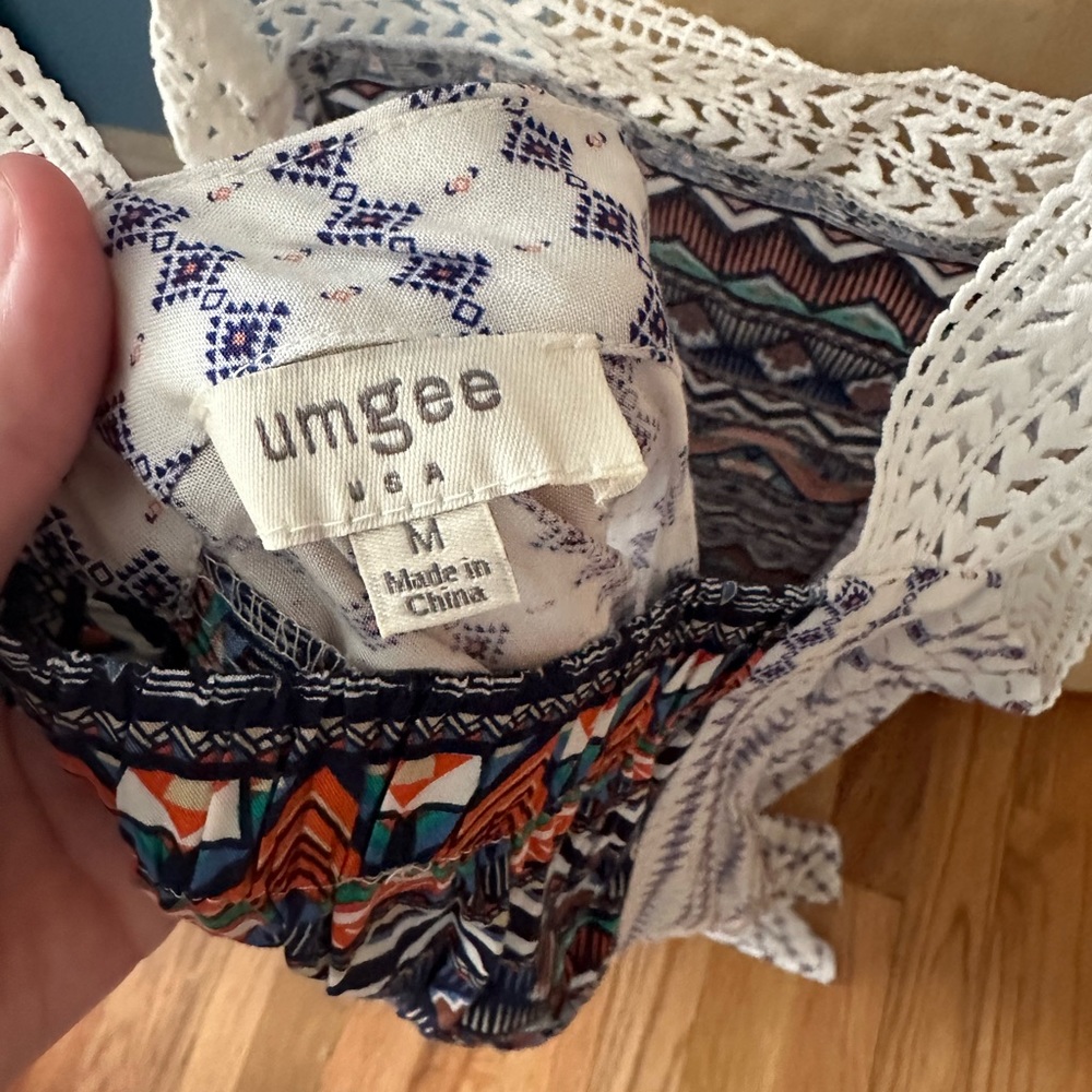 Printed Flowy Tank Top - Picture 6 of 6